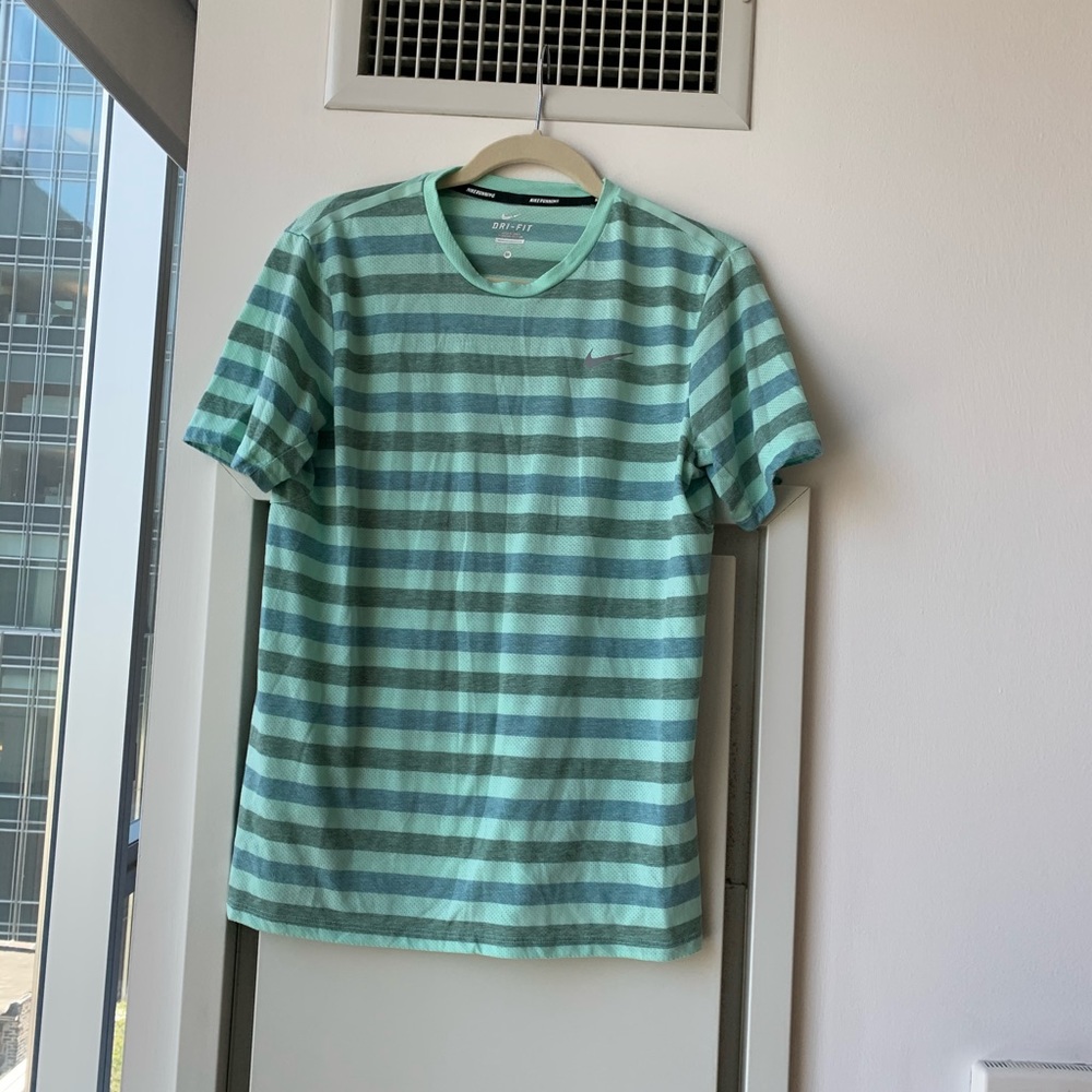 Men’s Nike dri fit workout shirt